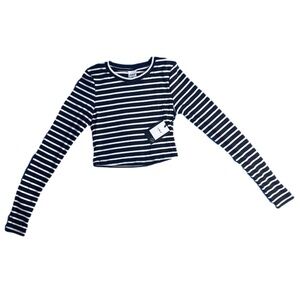 ⭐️ NWT- Jo&Co black & white ribbed long-sleeve cropped top- small